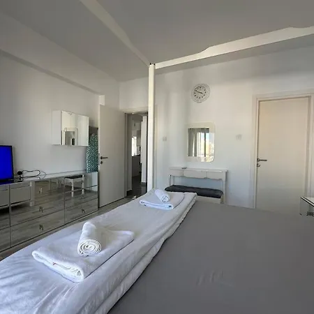2 Bedroom , 2 Bathroom Octavius 64 By Myguest Cyprus Apartman