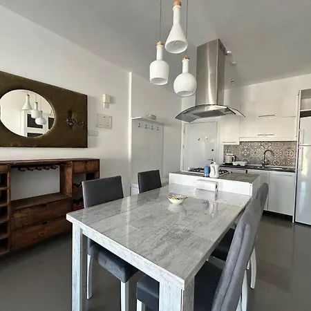Apartman 2 Bedroom , 2 Bathroom Octavius 64 By Myguest Cyprus *