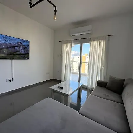 2 Bedroom , 2 Bathroom Octavius 64 By Myguest Cyprus Appartamento
